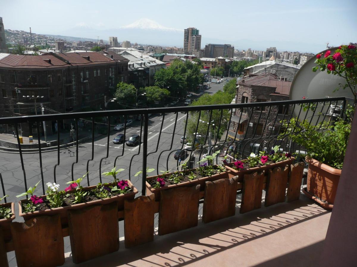 Yerevan-Sky With Terrace Apartment Bagian luar foto