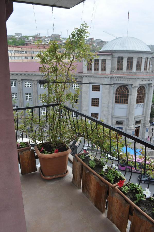 Yerevan-Sky With Terrace Apartment Bagian luar foto