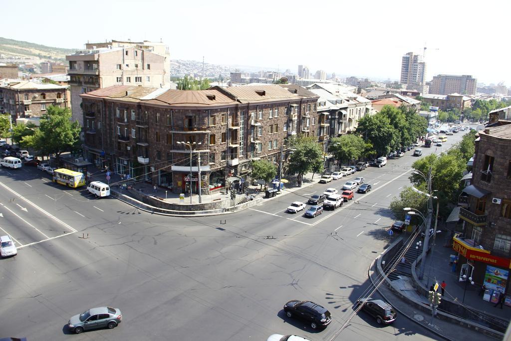 Yerevan-Sky With Terrace Apartment Ruang foto